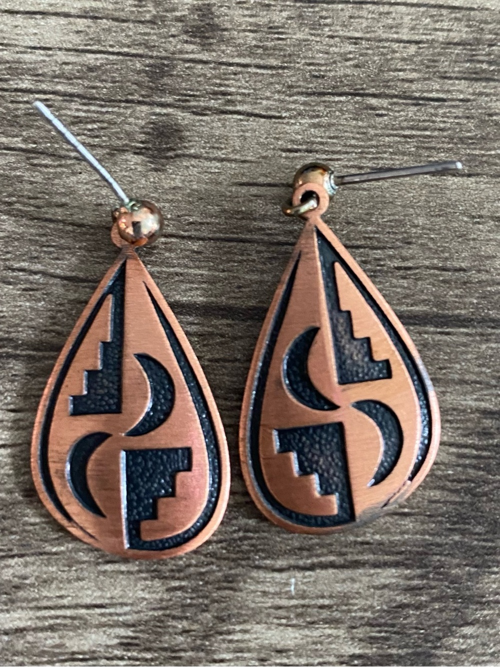 Vintage Southwestern Native American Design Stamped Copper Earrings Halmarked